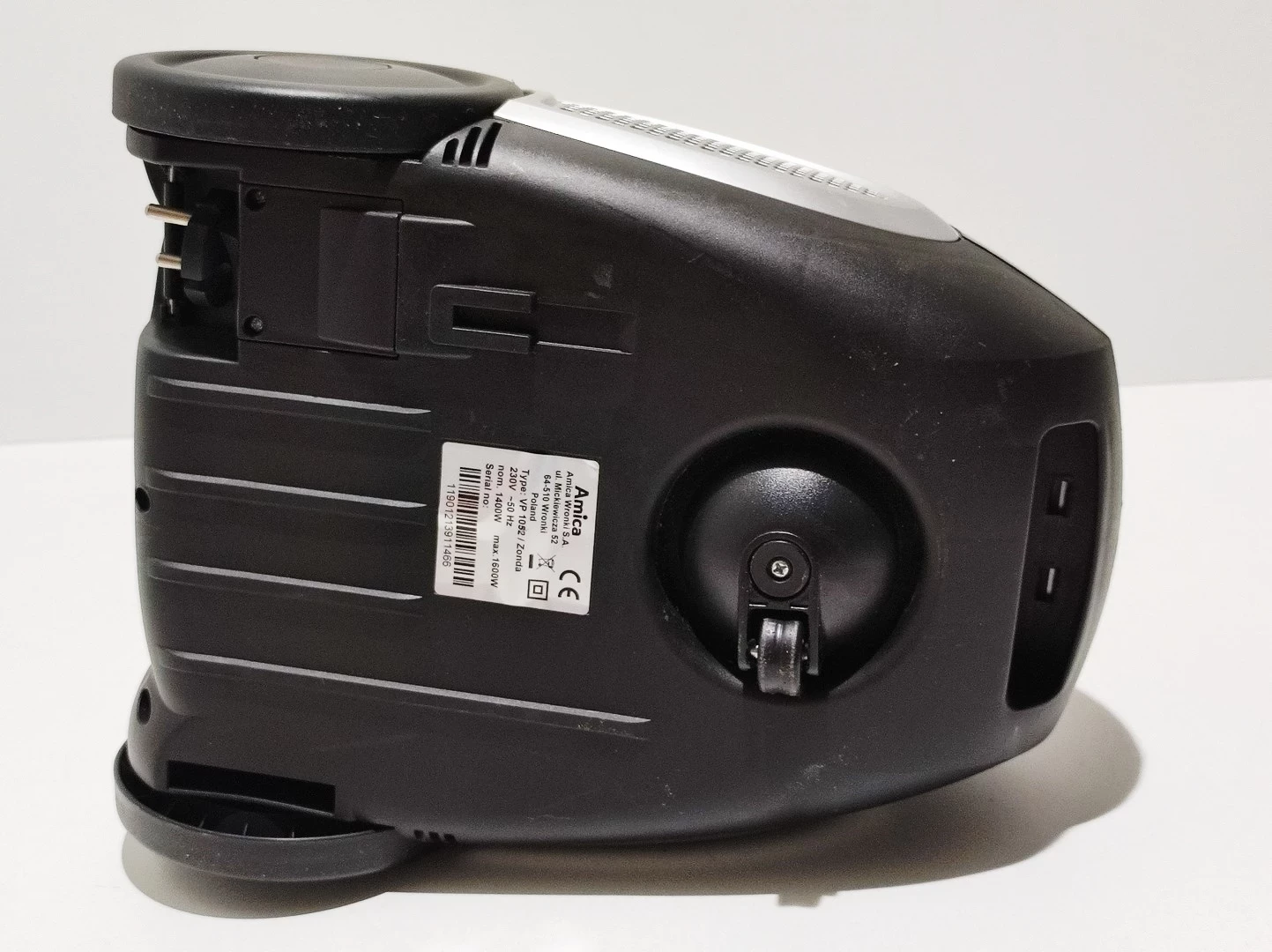 odkurzacz-amica-zonda-1600w-kolor-dominujacy-czarny