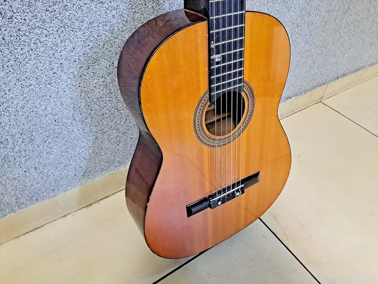 GITARA KLASYCZNA