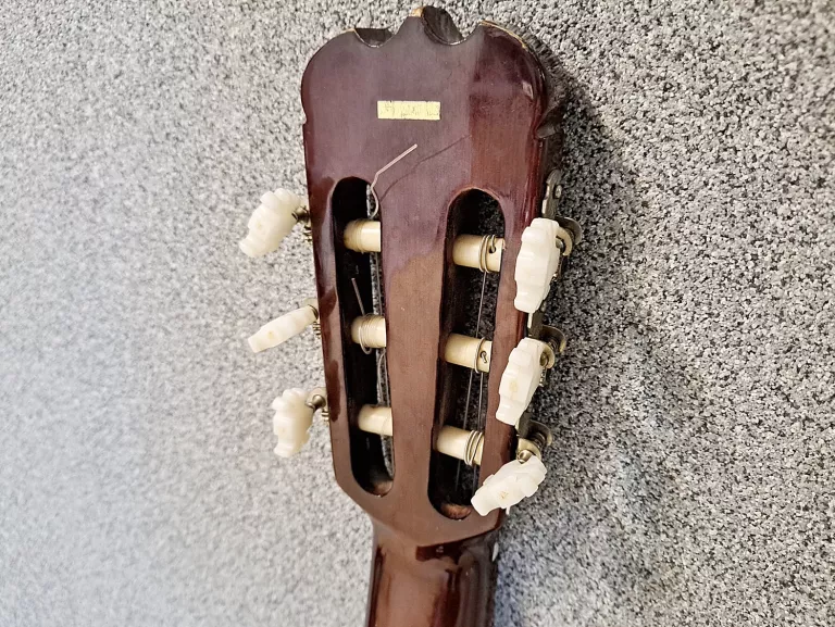 GITARA KLASYCZNA