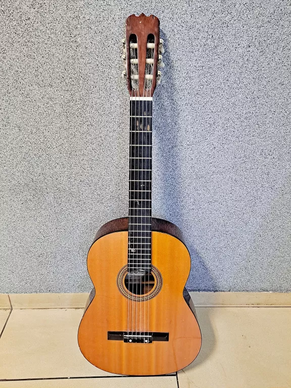 GITARA KLASYCZNA