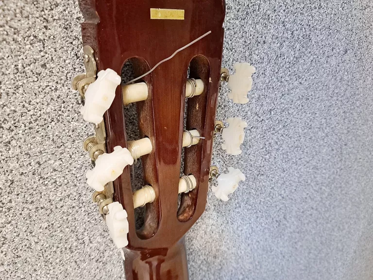 GITARA KLASYCZNA