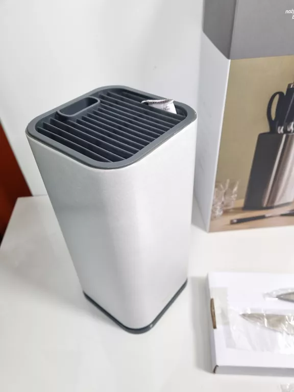 ZESTAW 5 NOŻY W BLOKU KITCHEN LINE HOME YOU IDEAŁ