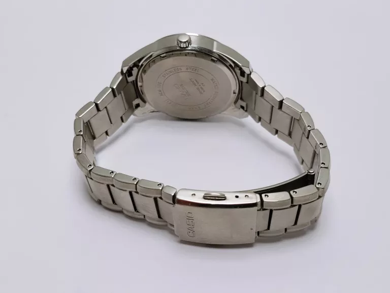 zegarek-meski-casio-beside-bem-116-mechanizm-kwarcowy
