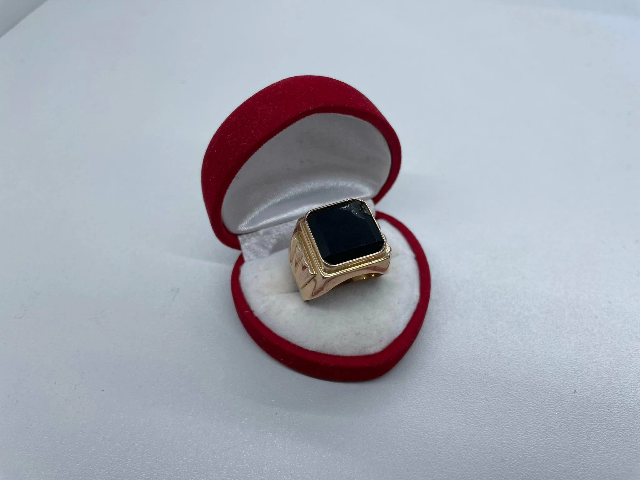 zloty-sygnet-z-czarnym-kamieniem-585-ean-gtin-0046873537656