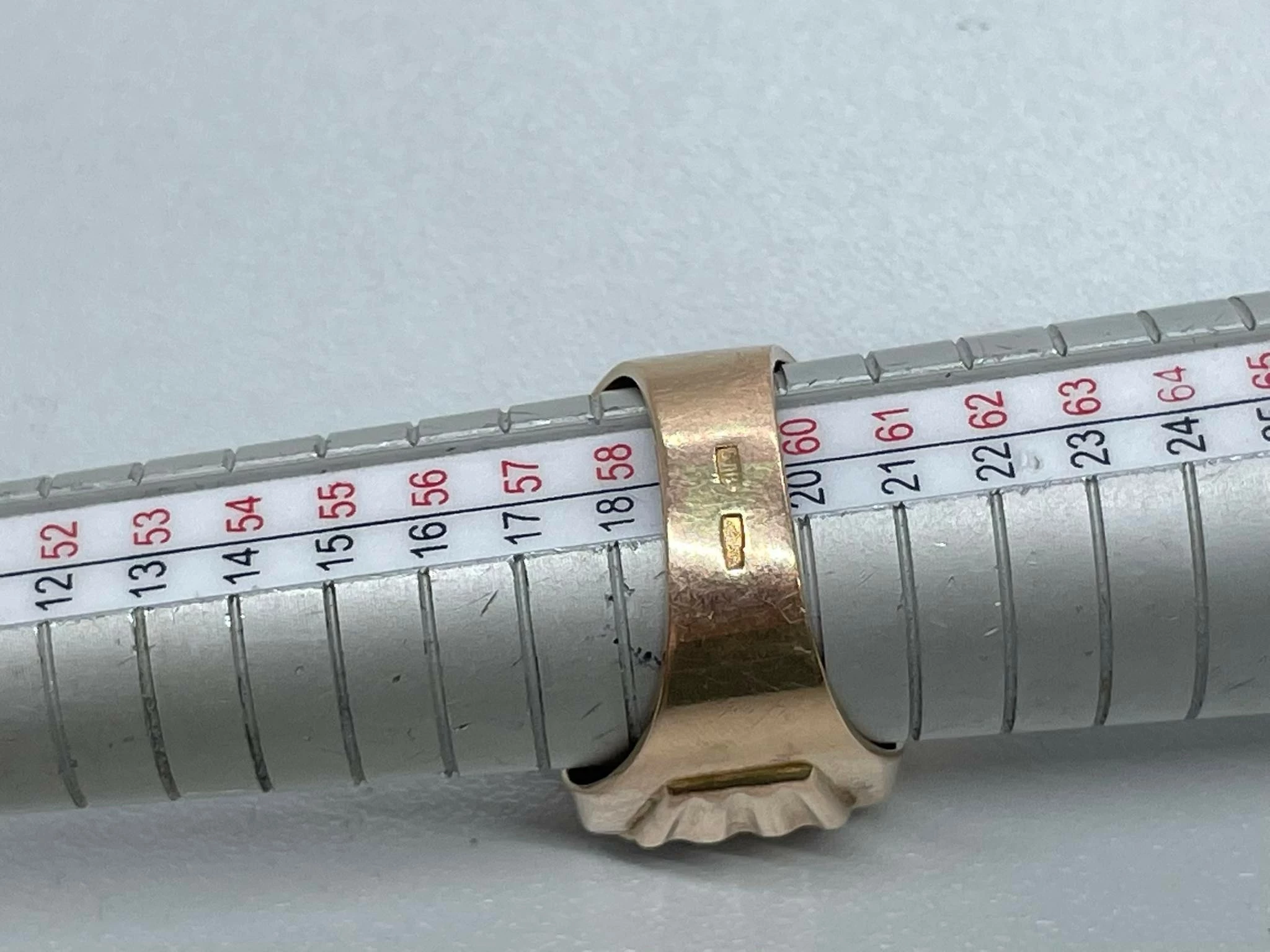 zloty-sygnet-z-czarnym-kamieniem-585-material-15835-2