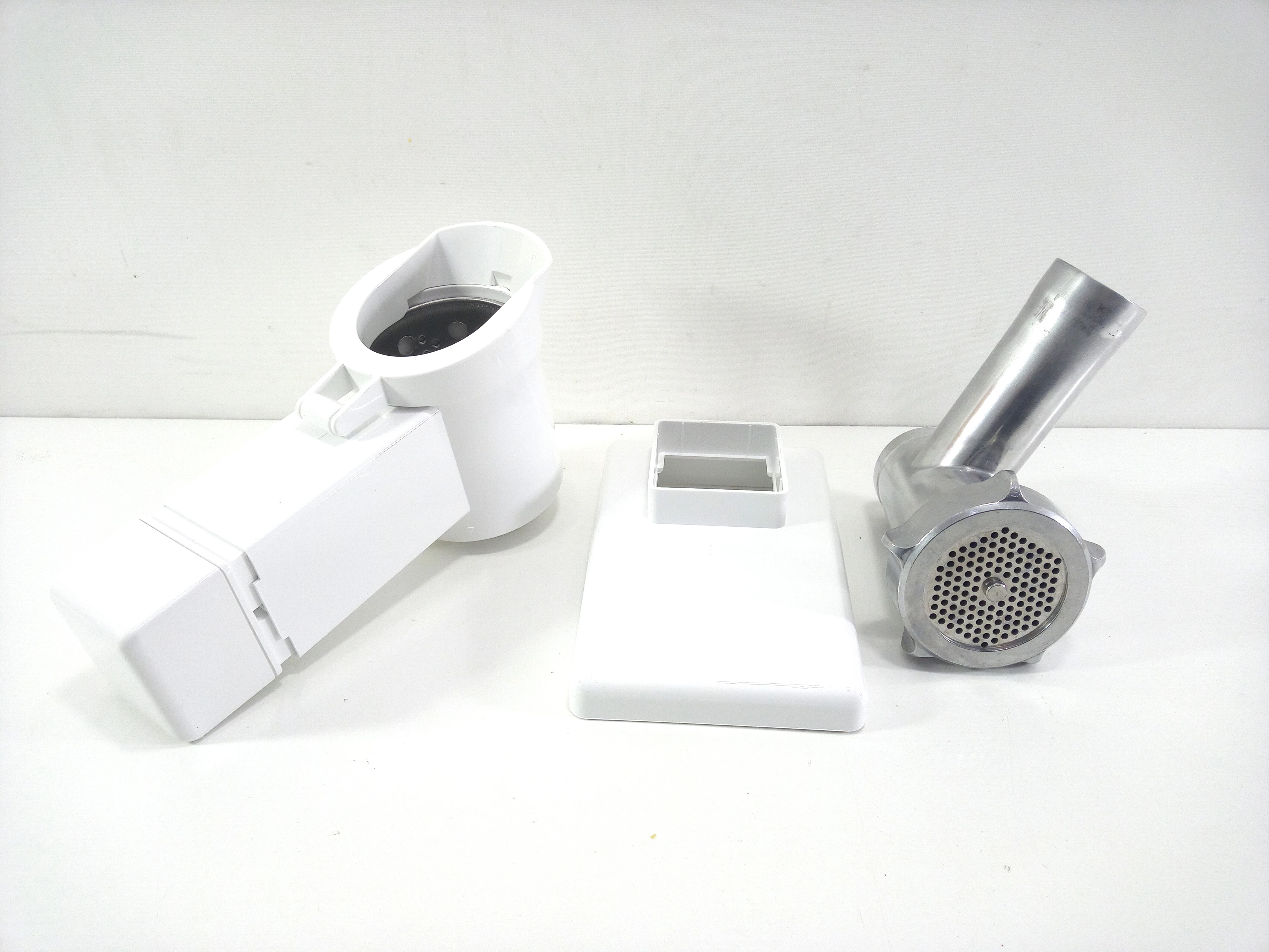 maszynka-do-mielenia-miesa-zelmer-zmm4048b-kolor-dominujacy-bialy