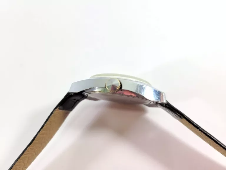 ZEGAREK SLAVA 21 KAMIENI