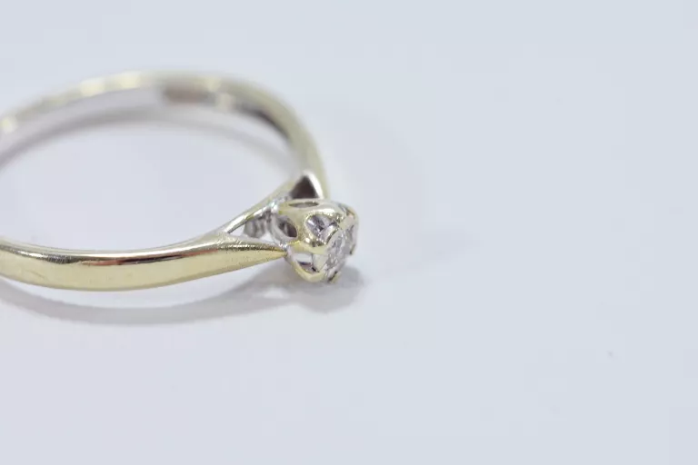 PIĘKNY DROBNY PIERŚCIONEK ZARĘCZYNOWY Z BRYLANTEM 1,61G ZŁOTO 14K 585