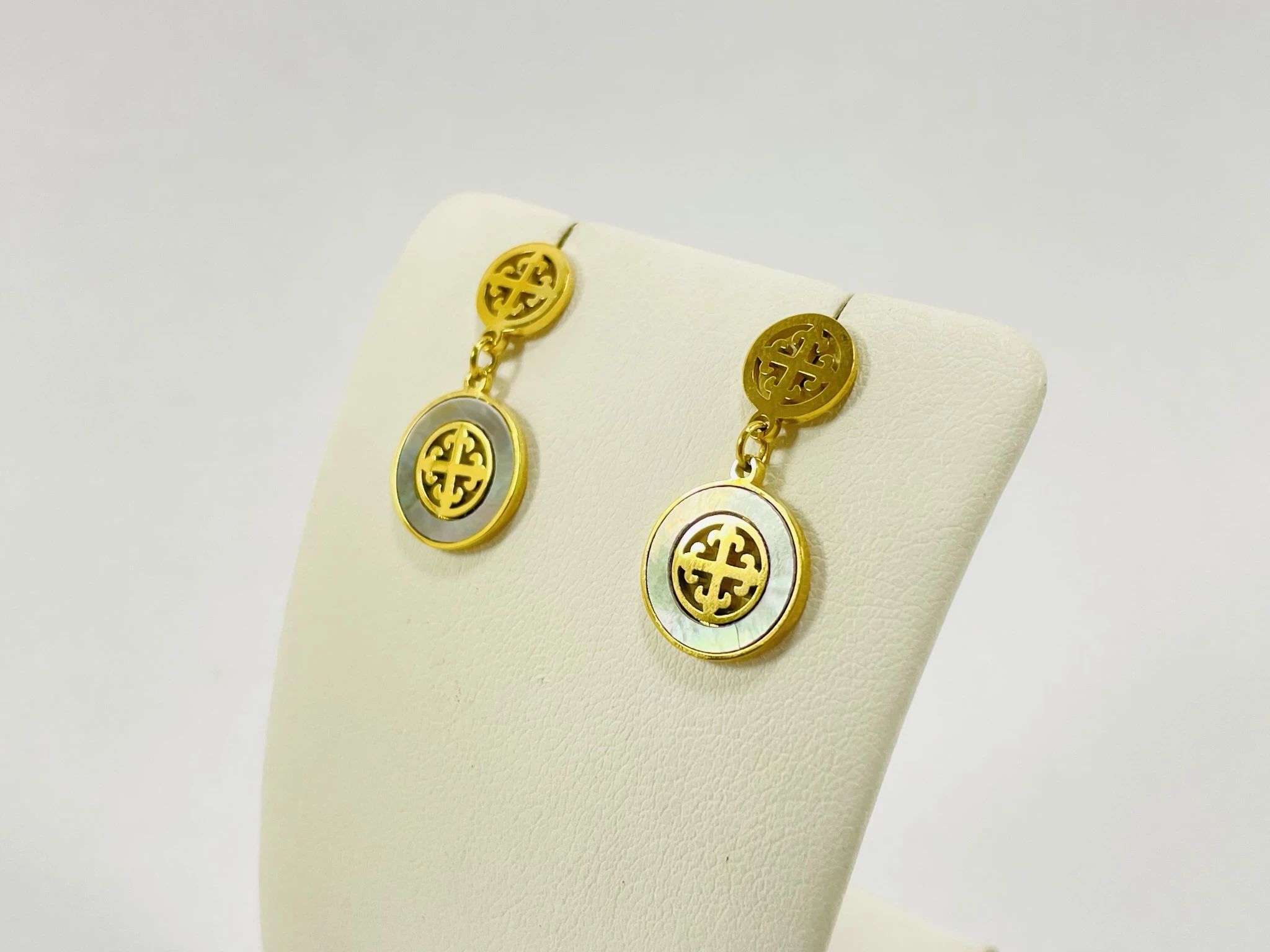 kolczyki-stal-pozlacana-sztyft-wiszace-28-czerwca-177-poznan-ska-x