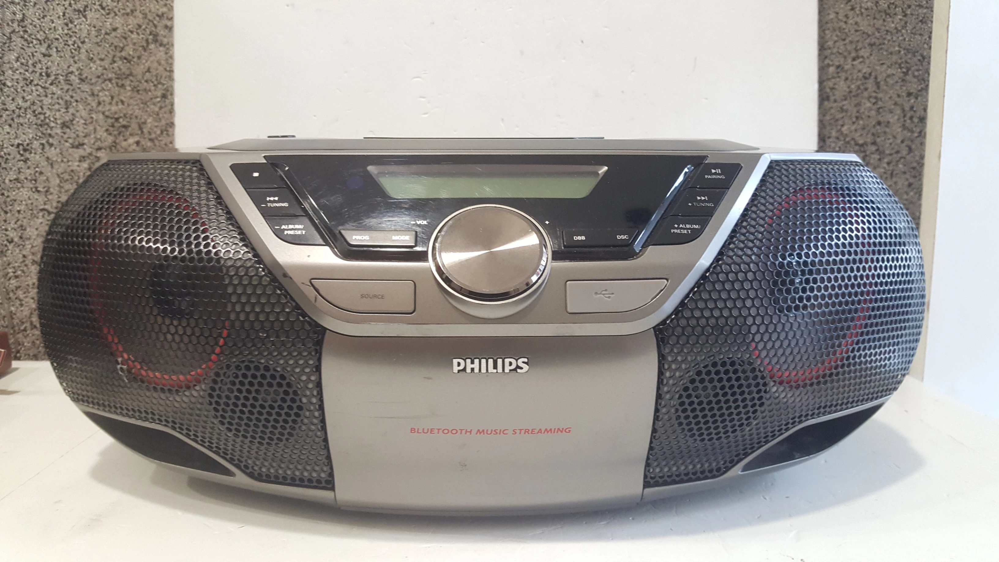 boombox-philips-az700t12-pilot-marka-philips