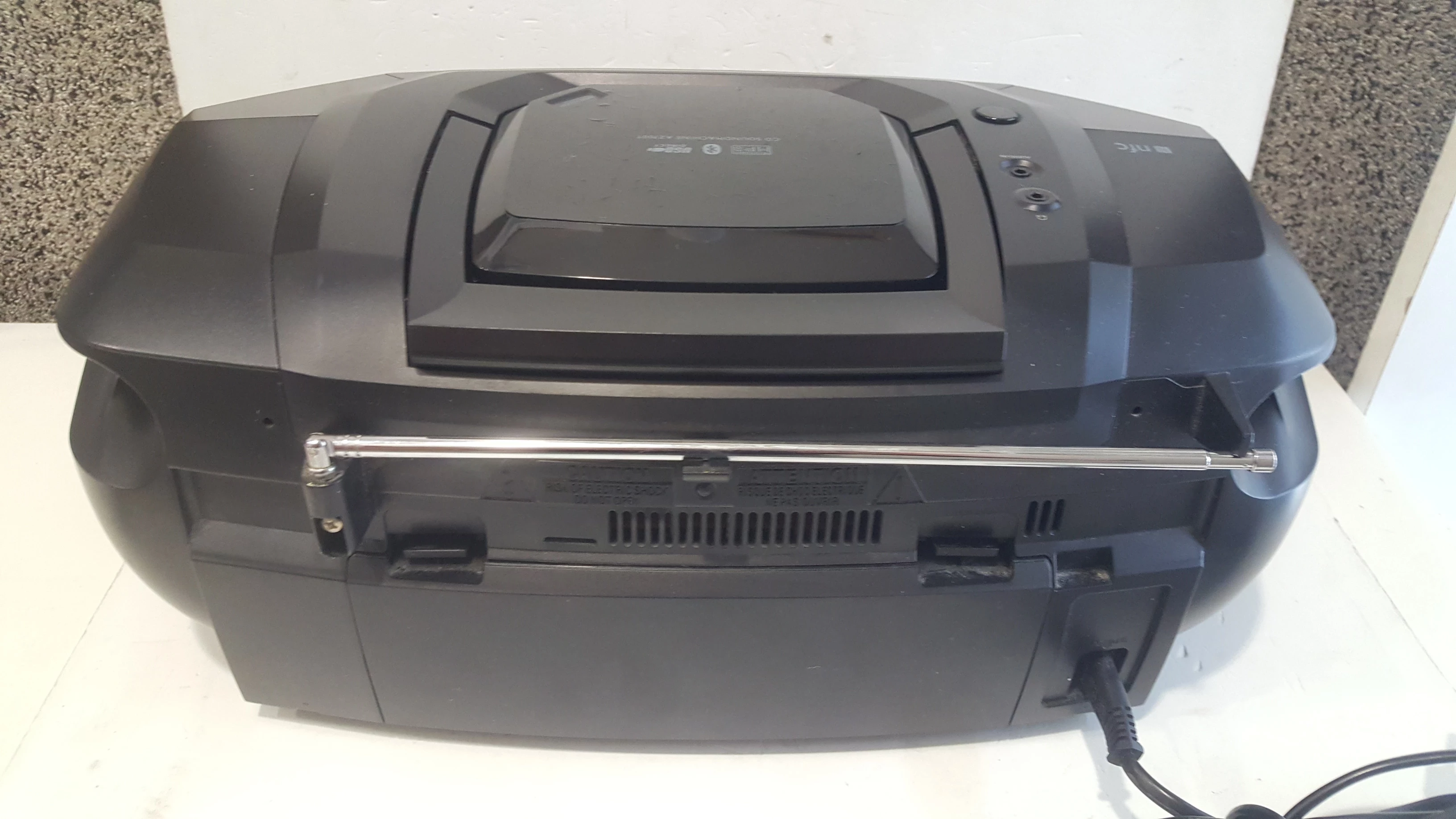 boombox-philips-az700t12-pilot-komunikacja-bluetooth