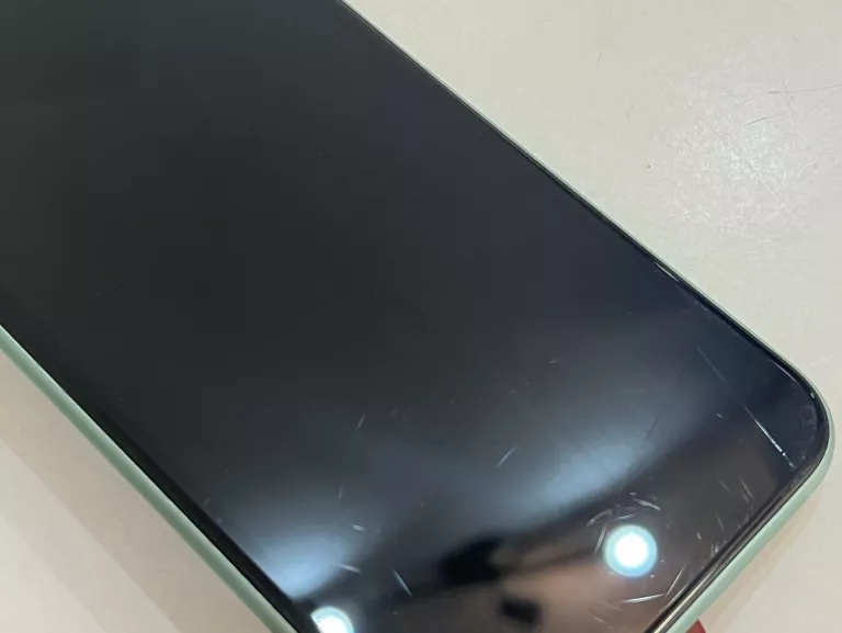 TELEFON IPHONE 11