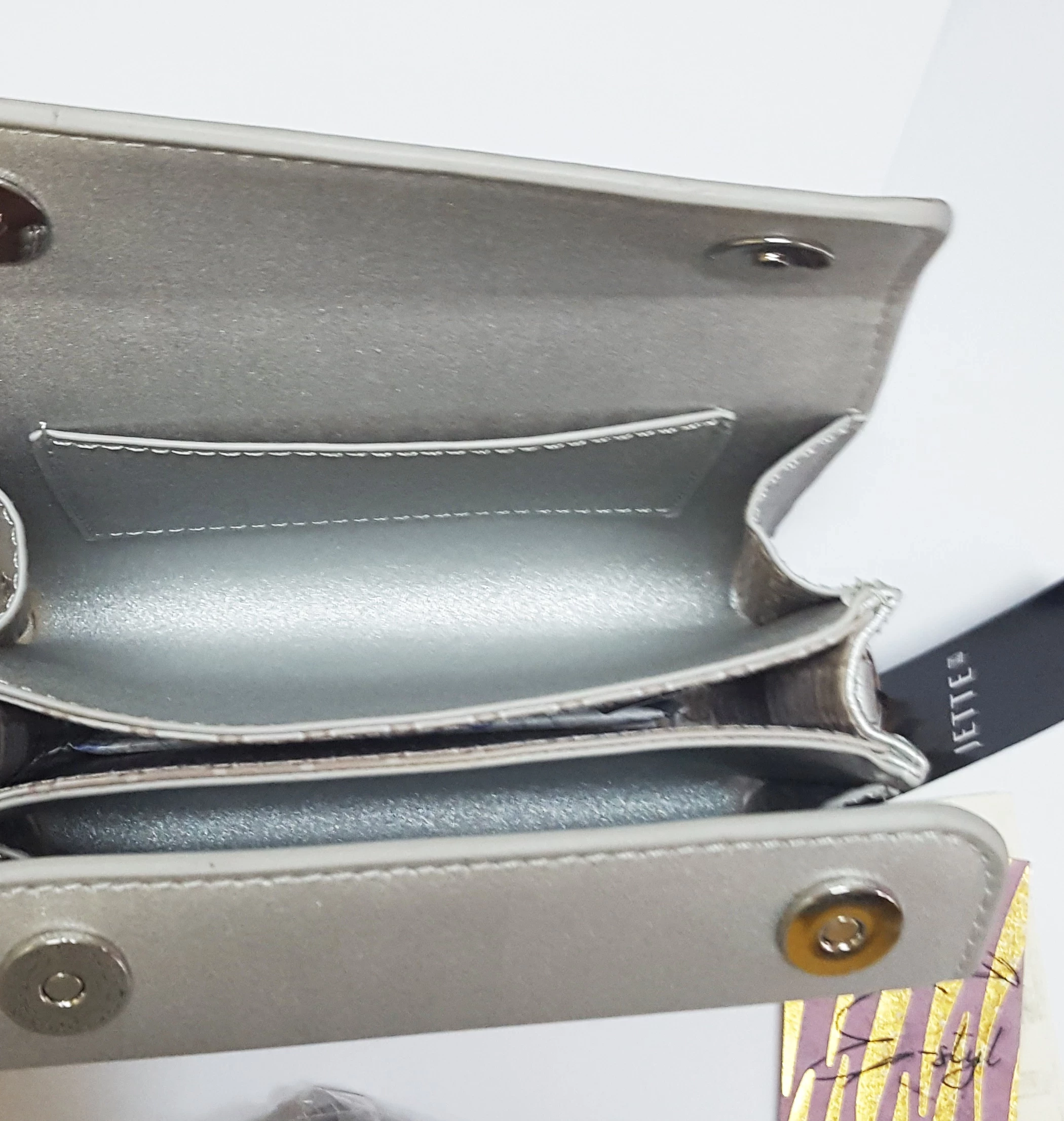 torebka-jette-srebrna-opis-wielkosc-mala-nie-mieszczaca-a4