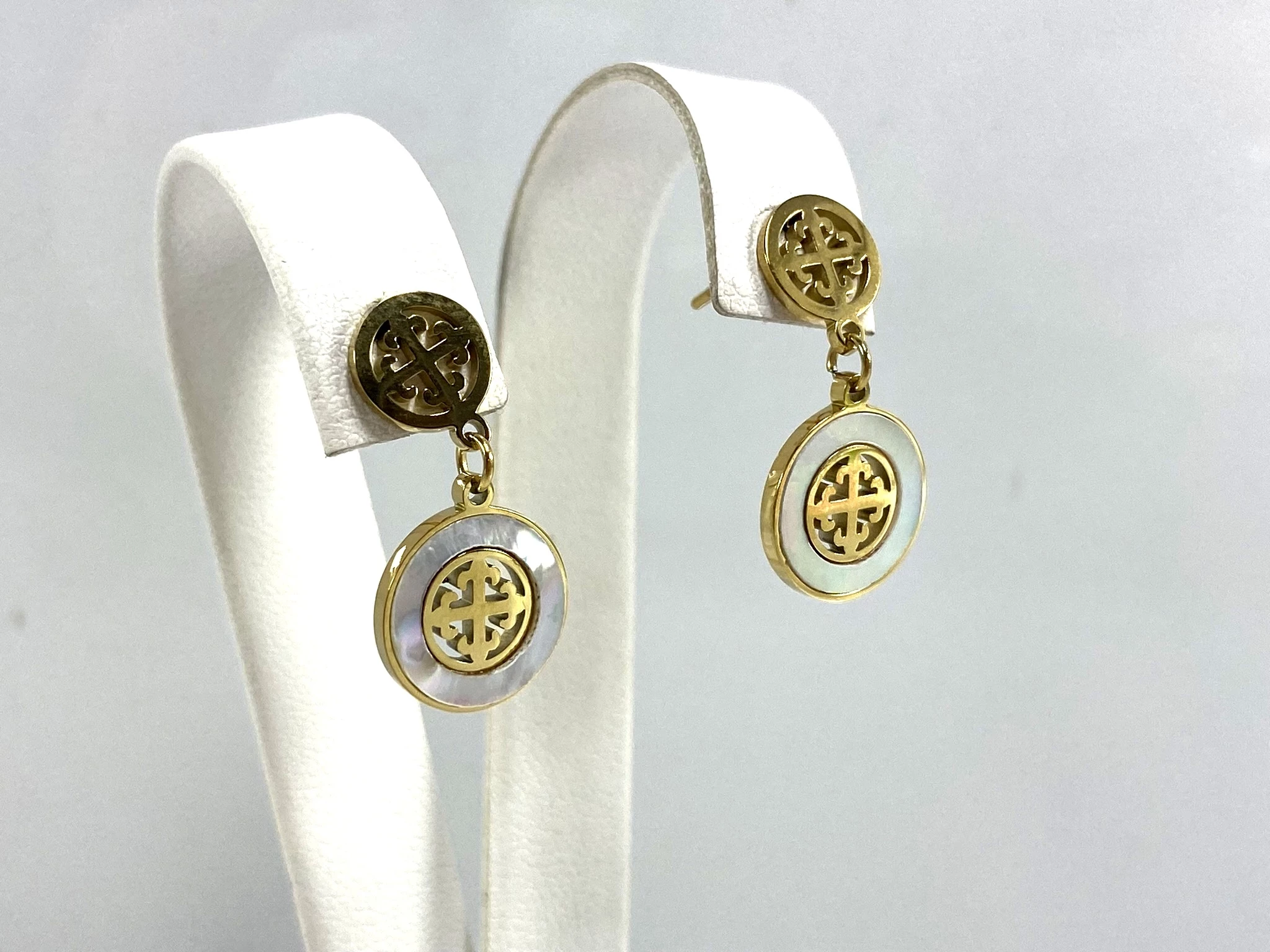 kolczyki-stal-pozlacana-sztyft-z-dwoma-krzyzami-starolecka-63-poznan-x