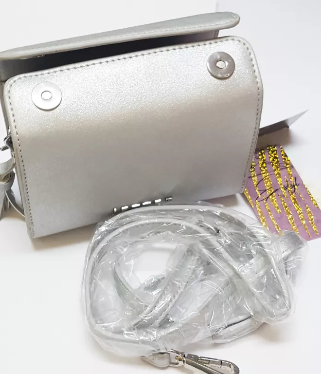 torebka-jette-srebrna-opis-kolor-srebrny