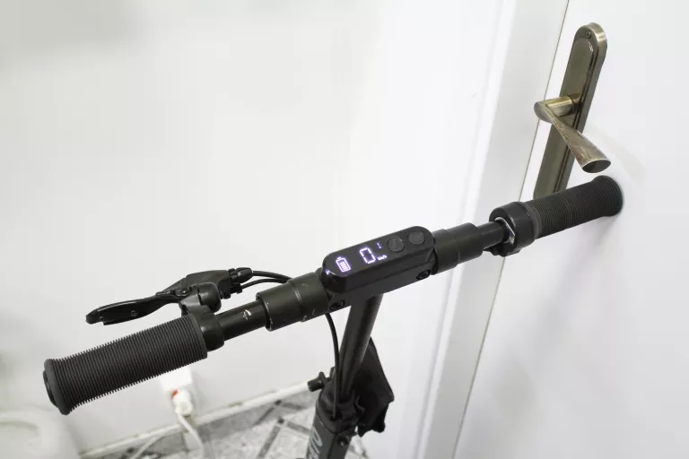 HULAJNOGA ELEKTRYCZNA MICRO MERLIN X4 LAD