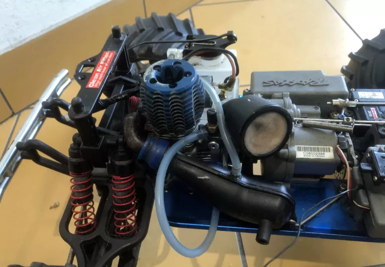 AUTKO NITRO T-MAXX 3.3 1: 8 TQI + PILOT OPIS!