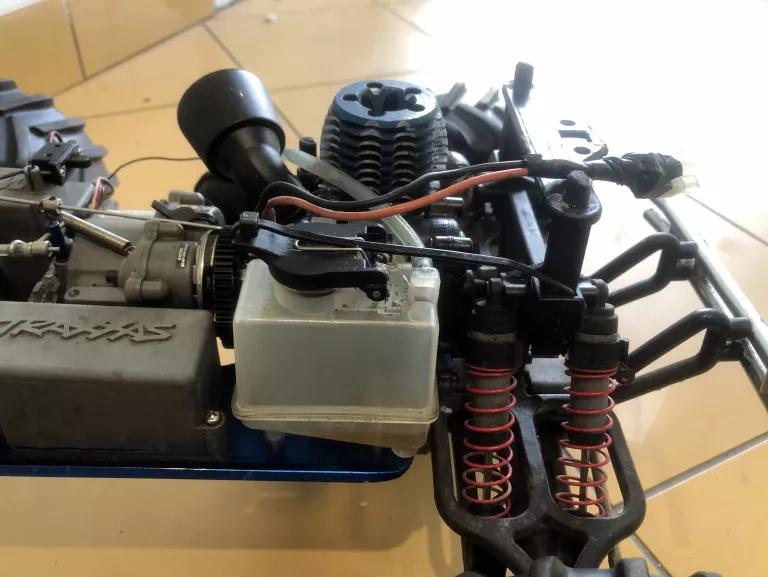 AUTKO NITRO T-MAXX 3.3 1: 8 TQI + PILOT OPIS!