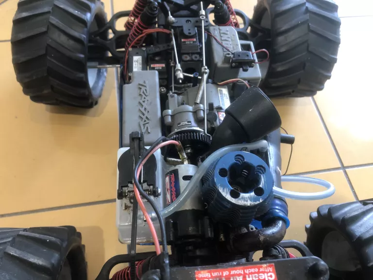 AUTKO NITRO T-MAXX 3.3 1: 8 TQI + PILOT OPIS!