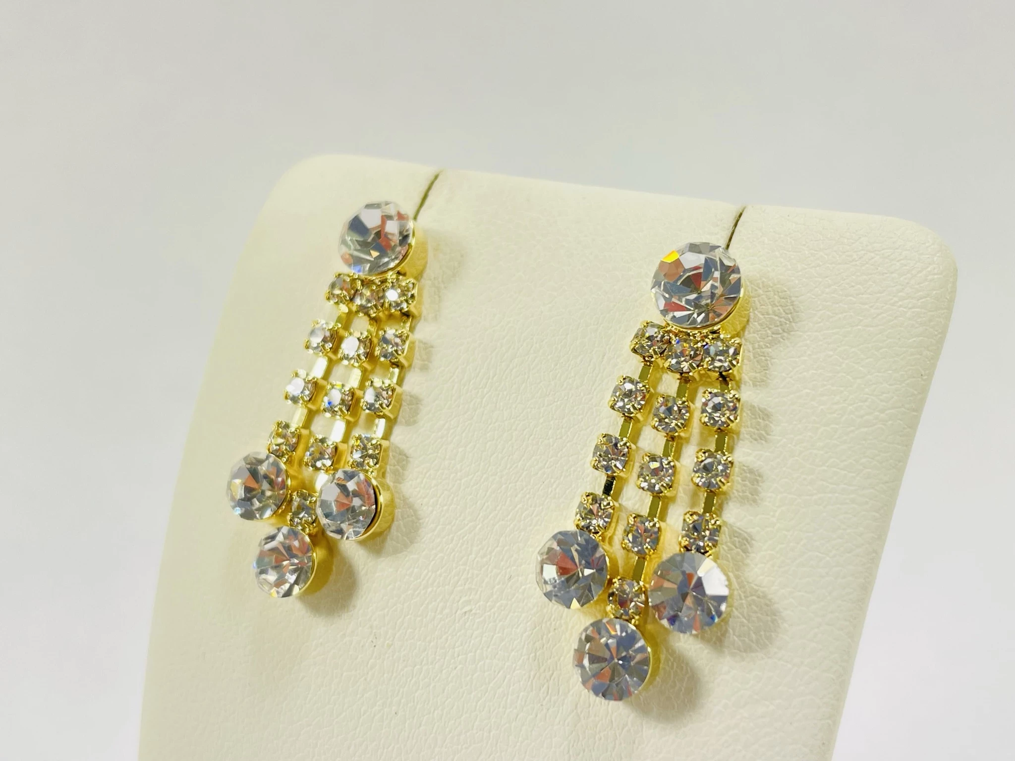 kolczyki-stal-pozlacana-sztyft-potrojne-wiszace-28-czerwca-177-poznan-ska-x