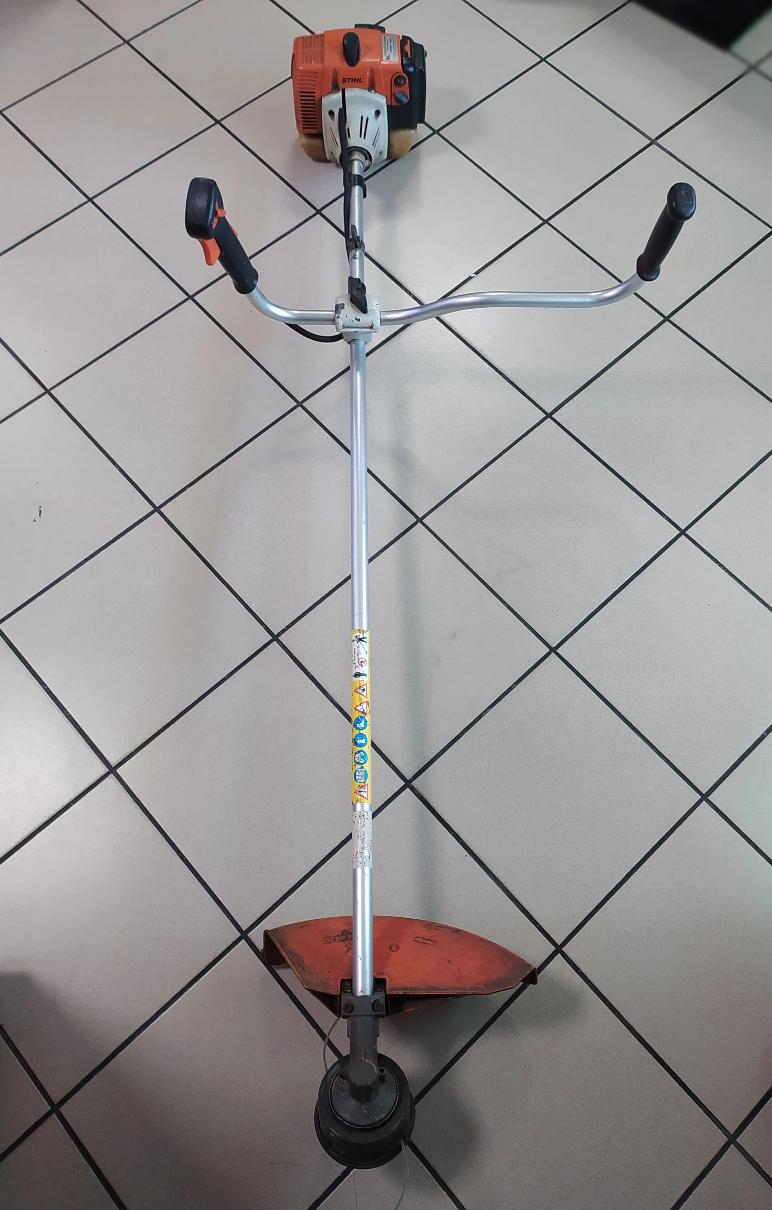 kosa-spalinowa-stihl-fs-200-dlugosc-narzedzia-180