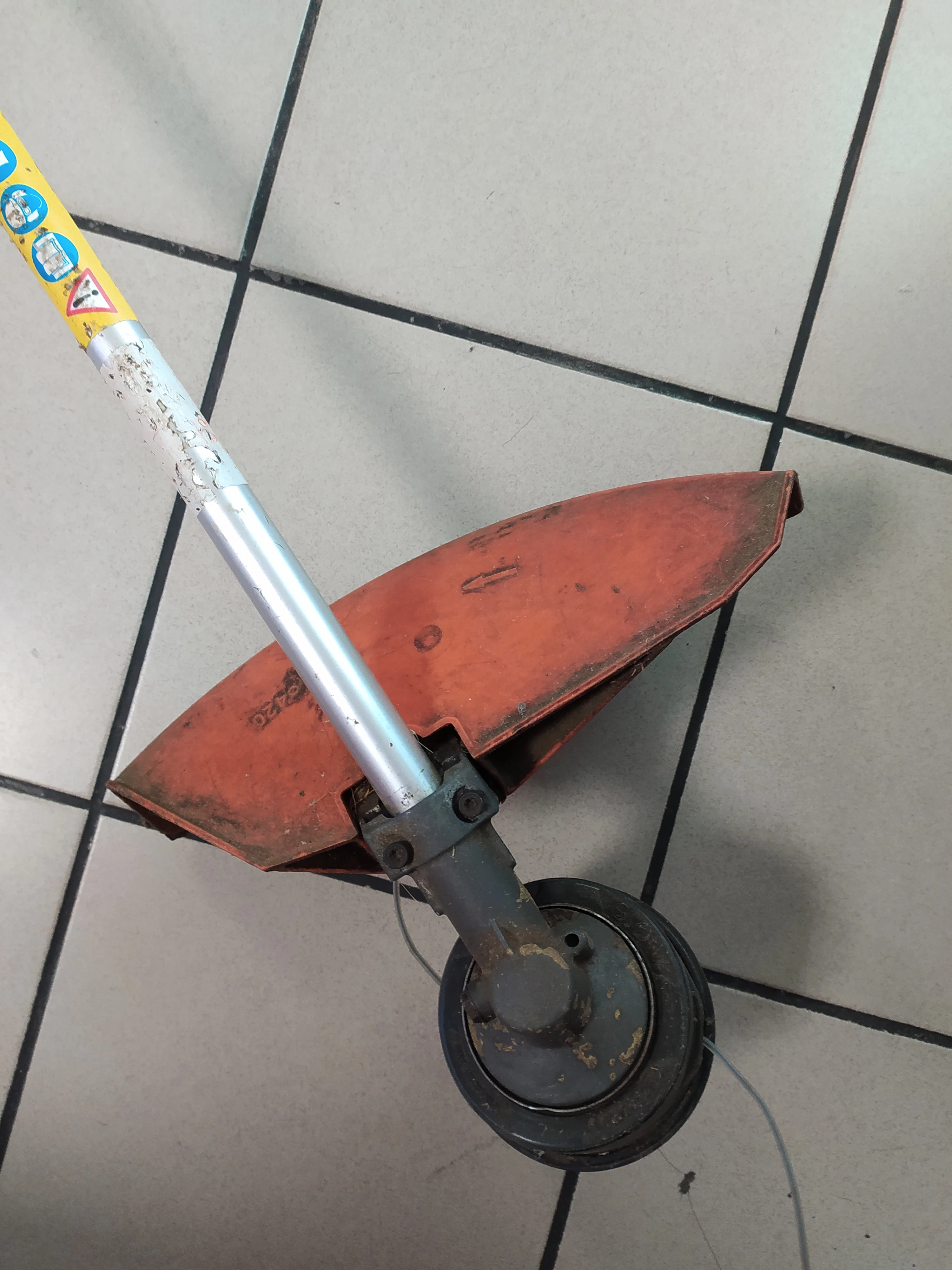 kosa-spalinowa-stihl-fs-200-waga-narzedzia-7