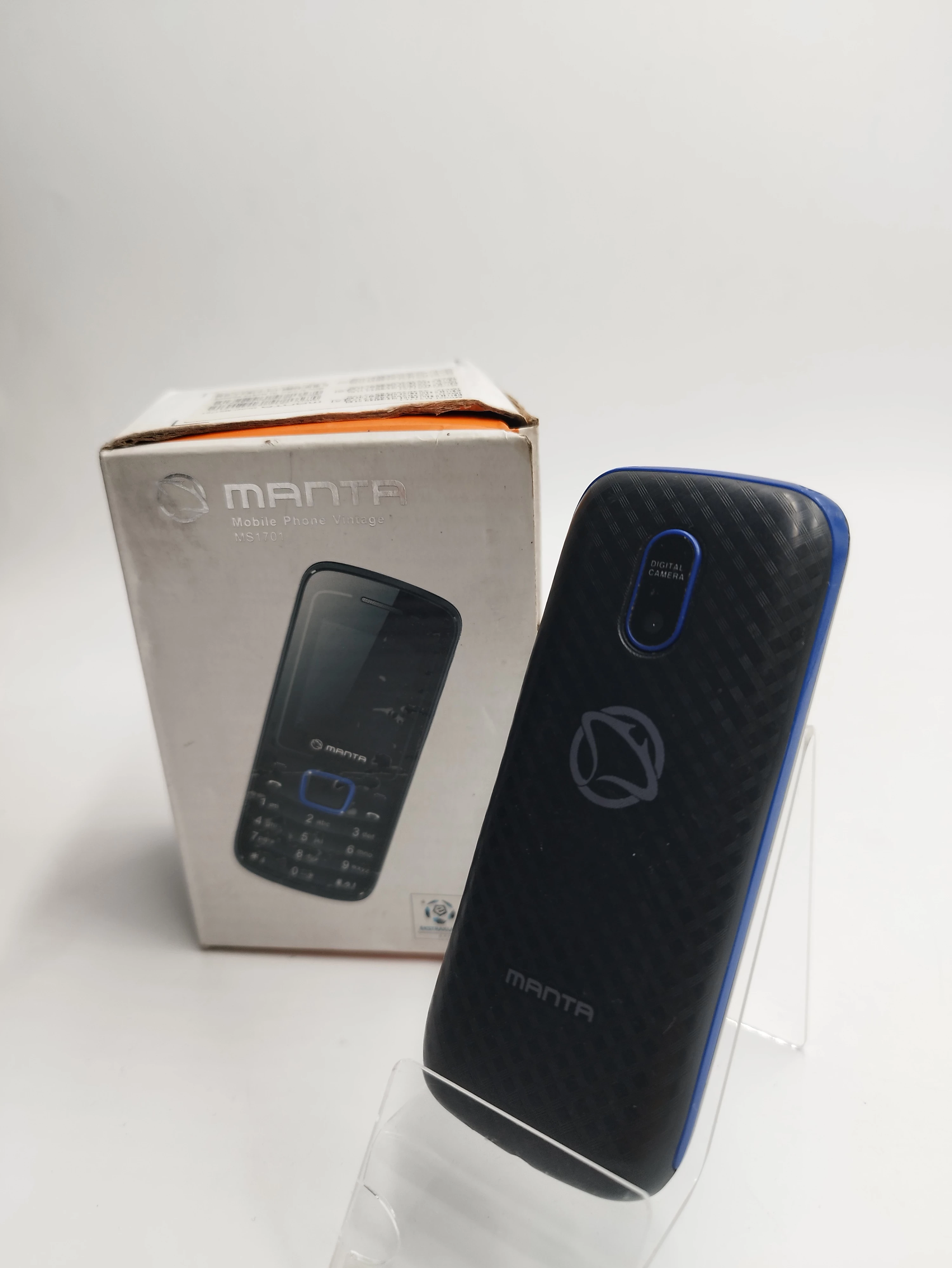 manta-ms1701-vintage-uszkodzony-ekran-przekatna-ekranu-0