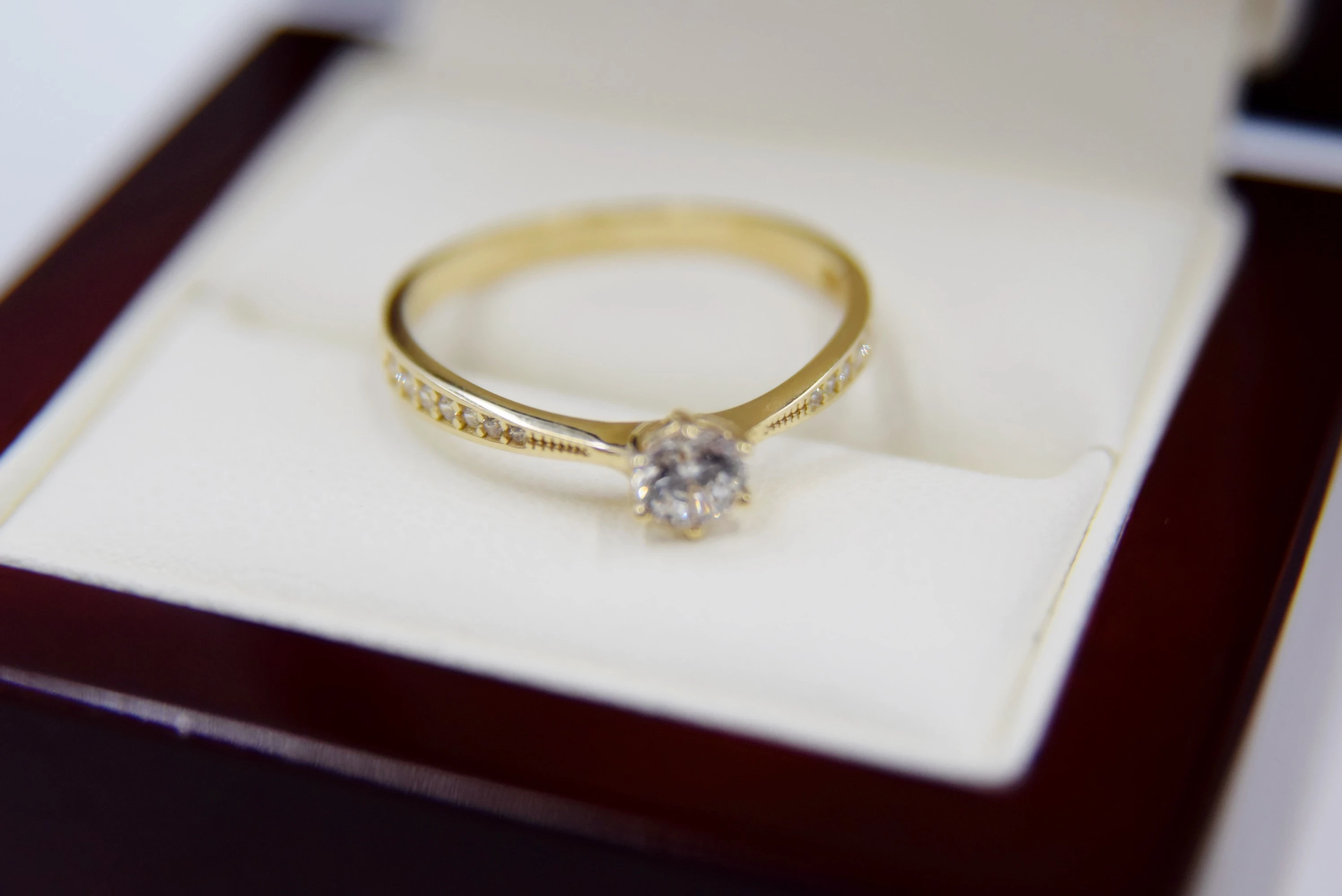 piekny-zloty-pierscionek-z-cyrkonia-585-r19-stan-11323-2