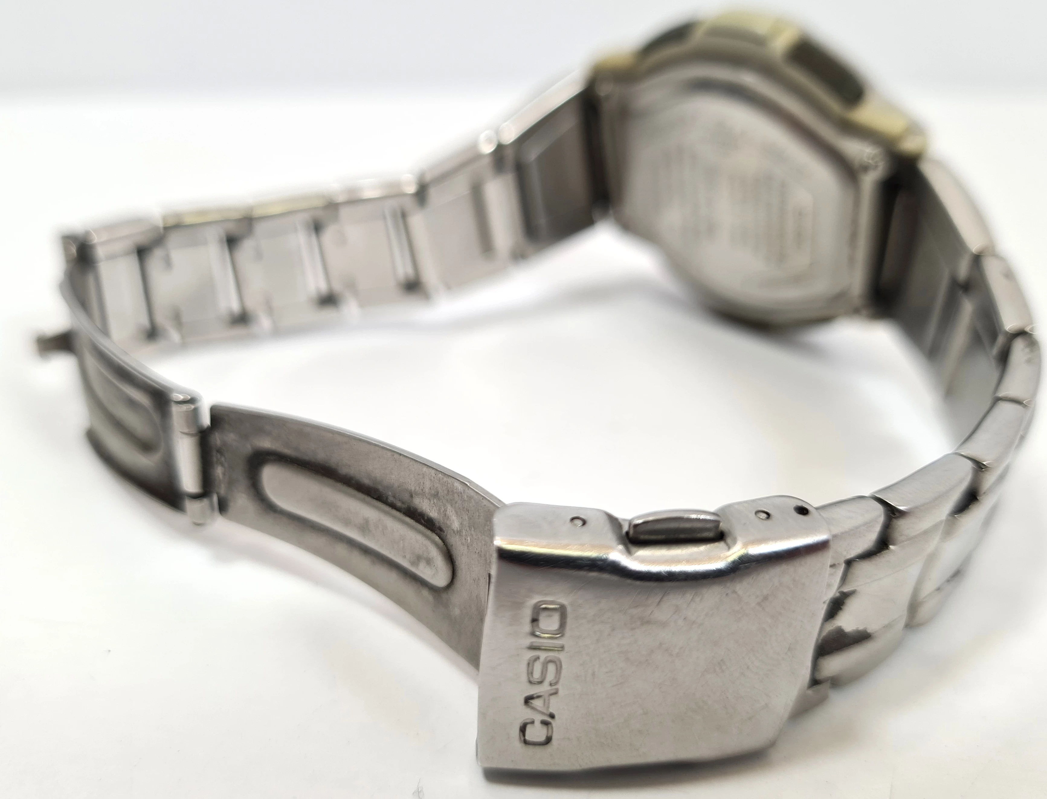 zegarek-casio-aqf-102w-stan-uzywany