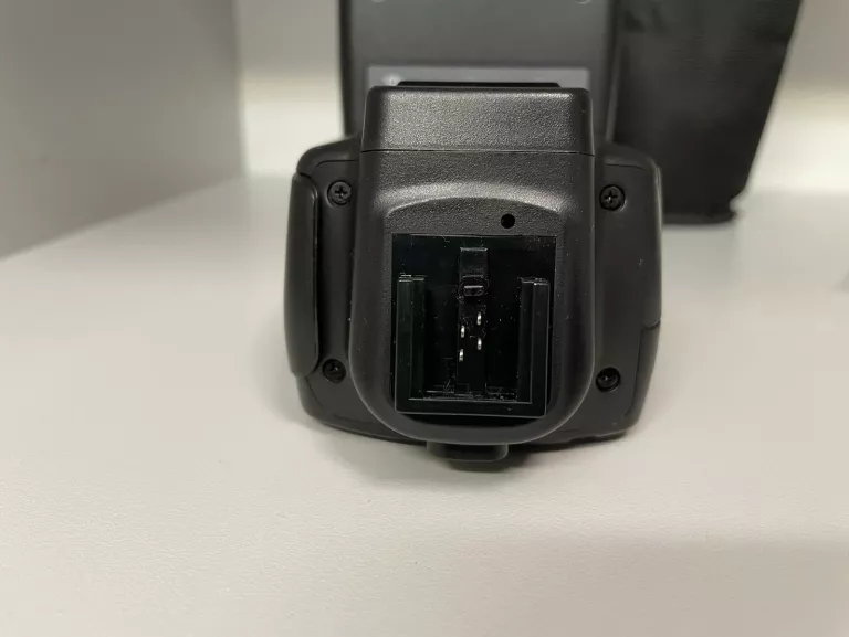 LAMPA BŁYSKOWA YONGNUO YN-560 II