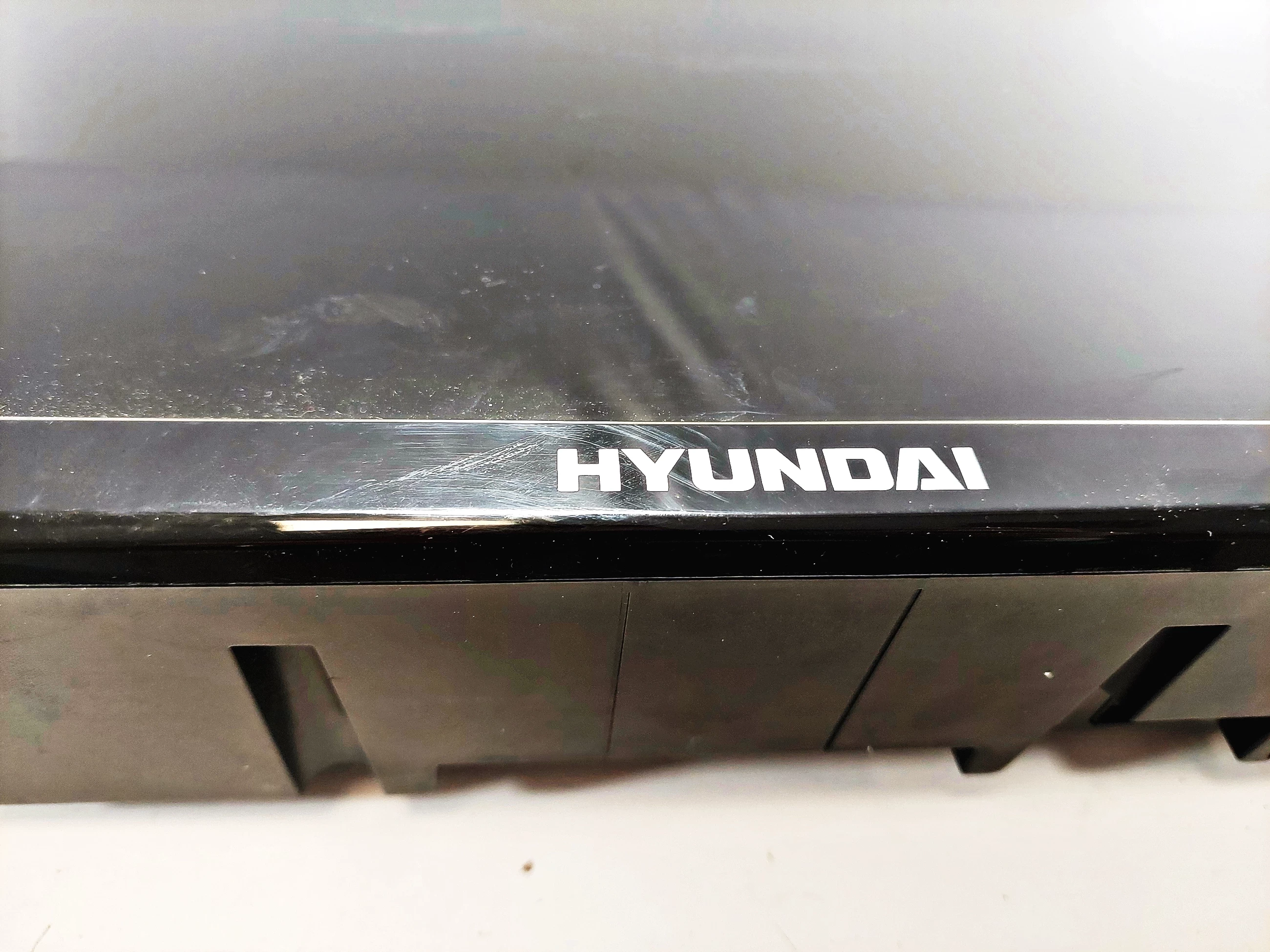 telewizor-led-hyundai-hl32111-na-czesci-uszkodzony-ean-gtin-8592417030920