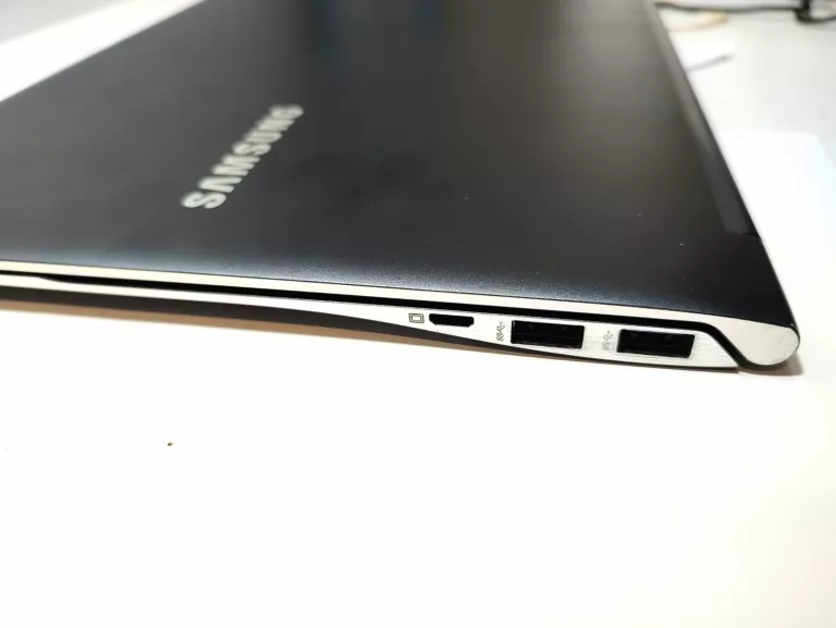 SAMSUNG SERIES 9