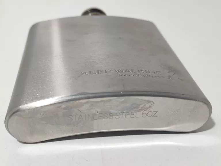 piersiowka-keep-walking-johnnie-walker-ean-gtin-0977245873693