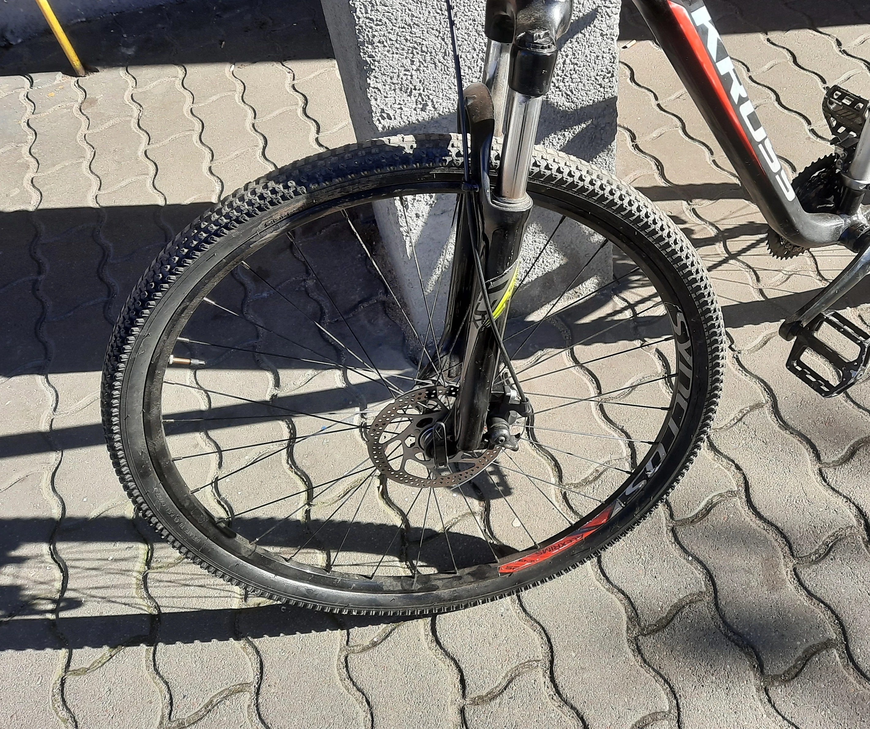 rower-kross-level-b7-zaciety-amrtyzator-29-stan-uzywany