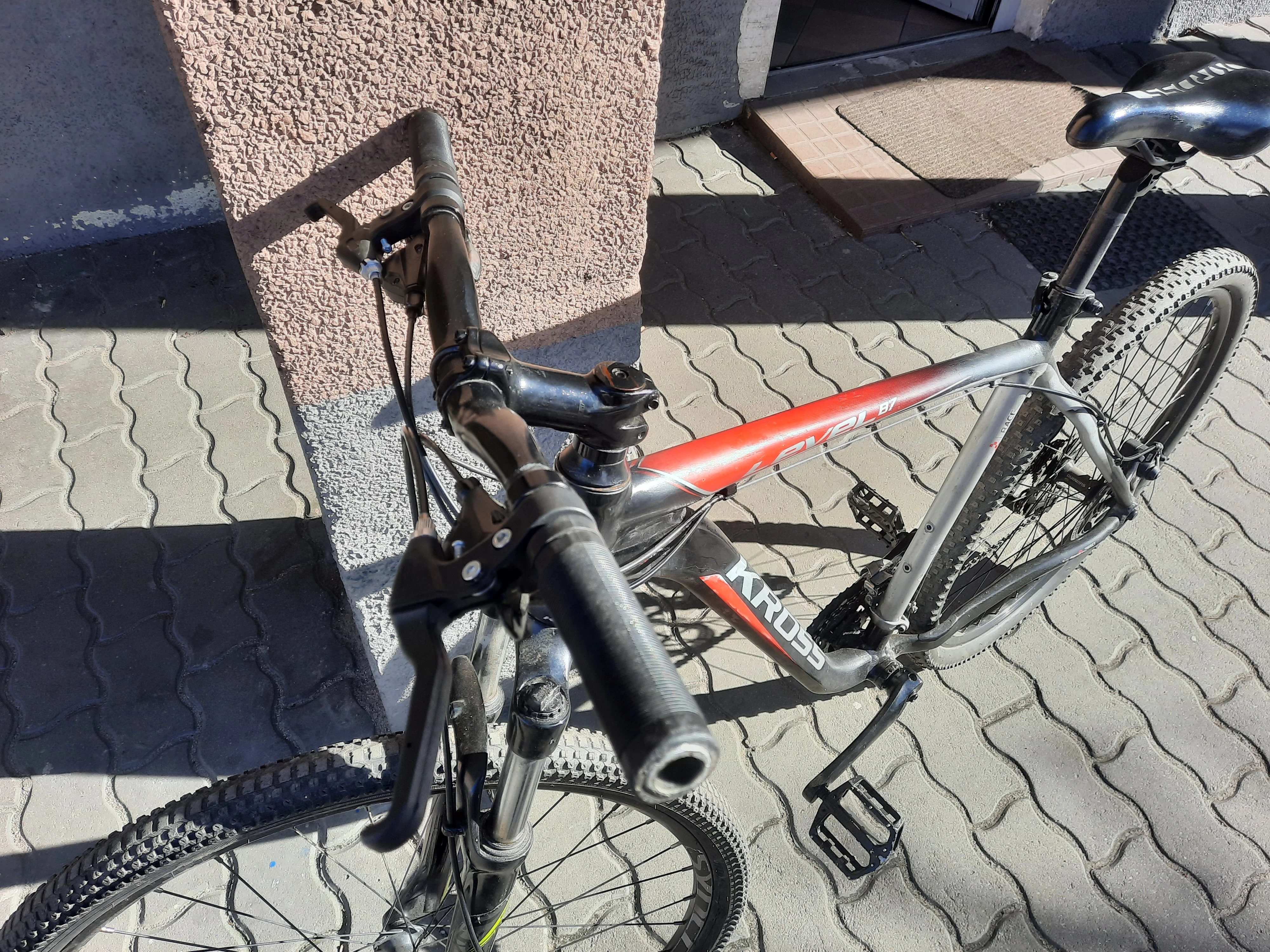 rower-kross-level-b7-zaciety-amrtyzator-29-rozmiar-kola-28