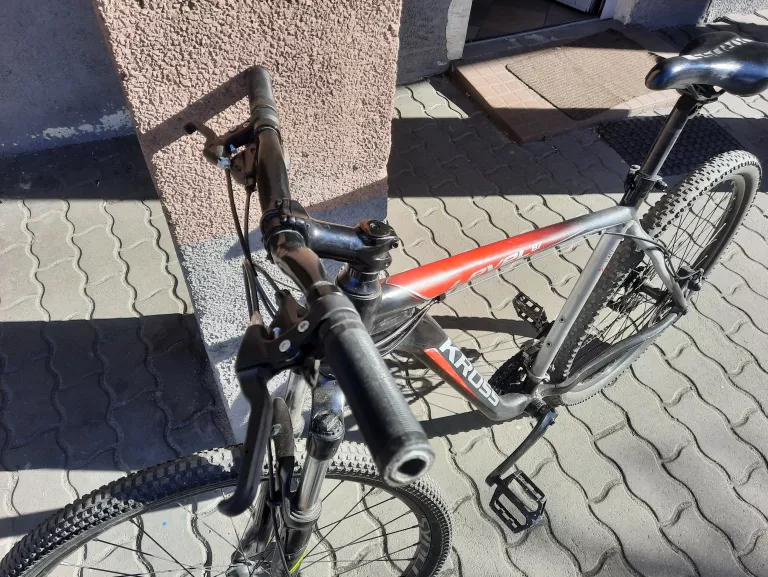 rower-kross-level-b7-zaciety-amrtyzator-29-rozmiar-kola-28