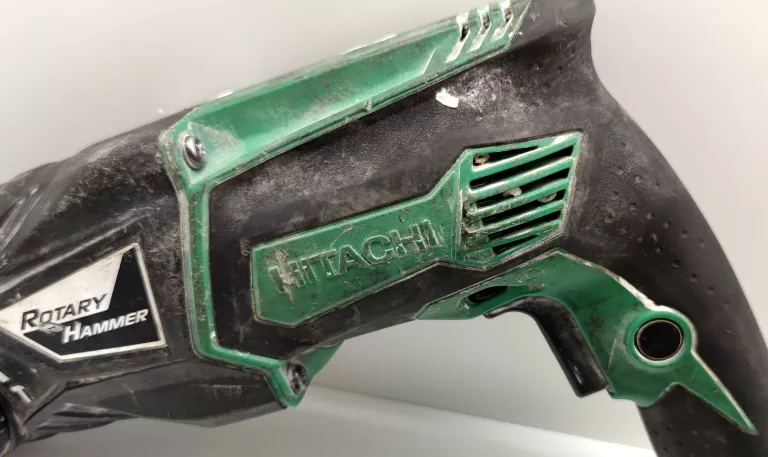 MŁOTOWIERTARKA HITACHI DH26PC SDS PLUS 830 W