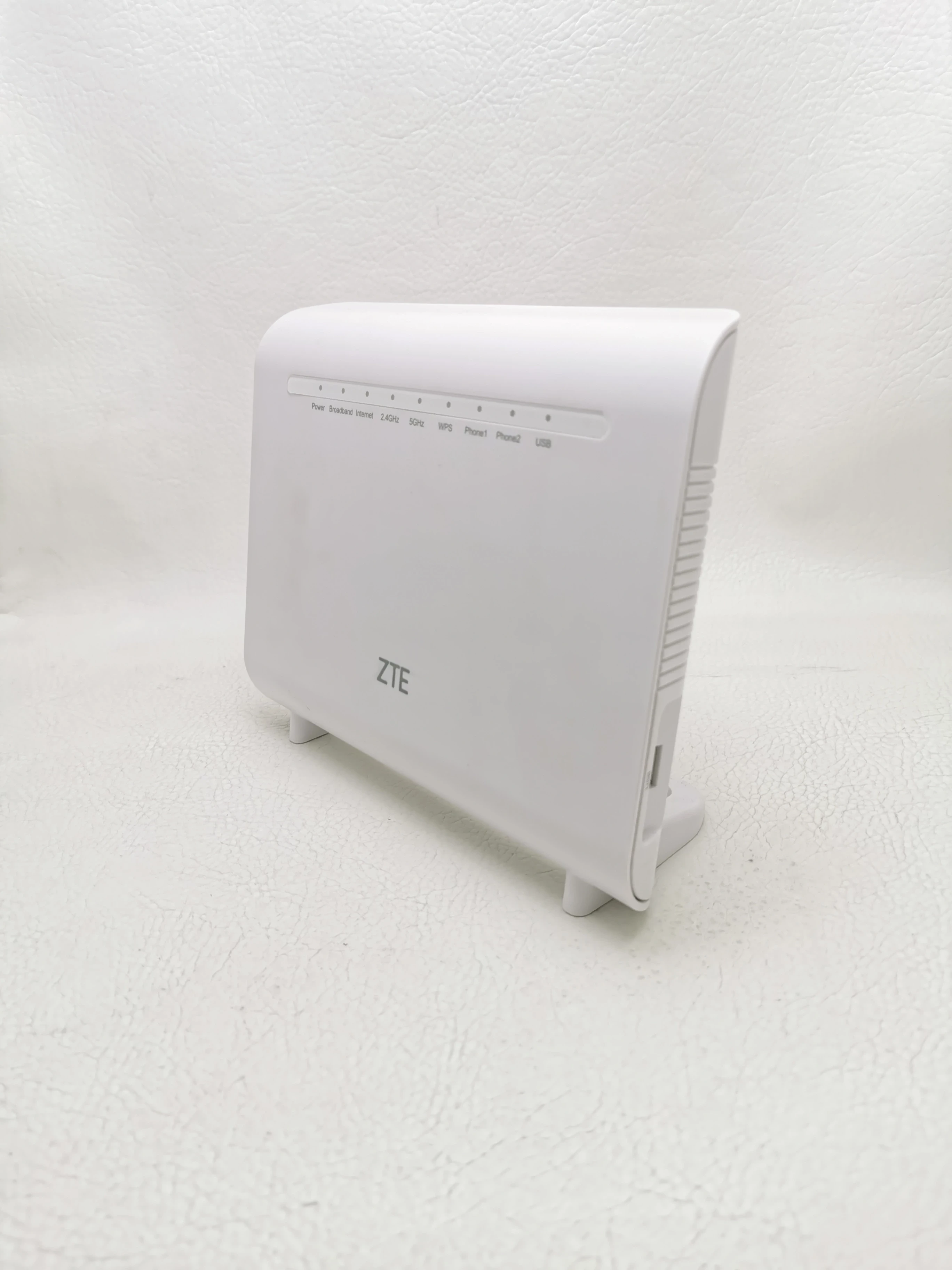 router-zte-zxhn-h298q-liczba-portow-lan-rj-45-4