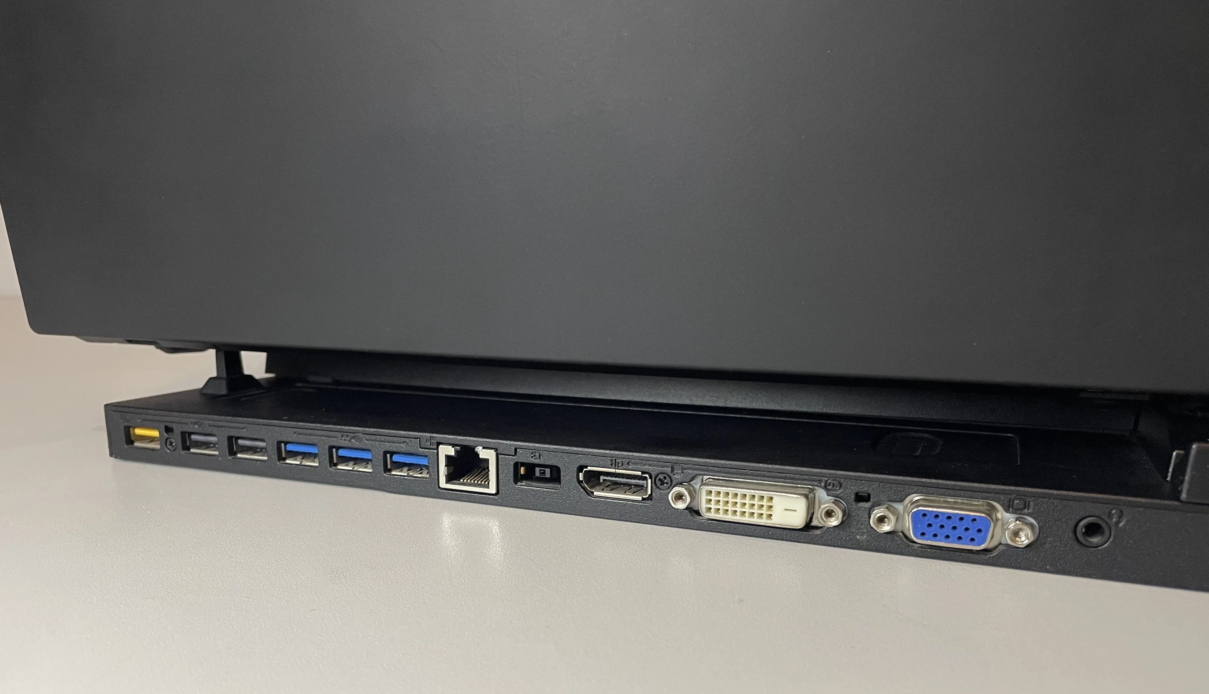 lenovo-thinkpad-a475-8256gb-workstation-dock-pojemnosc-dysku-128