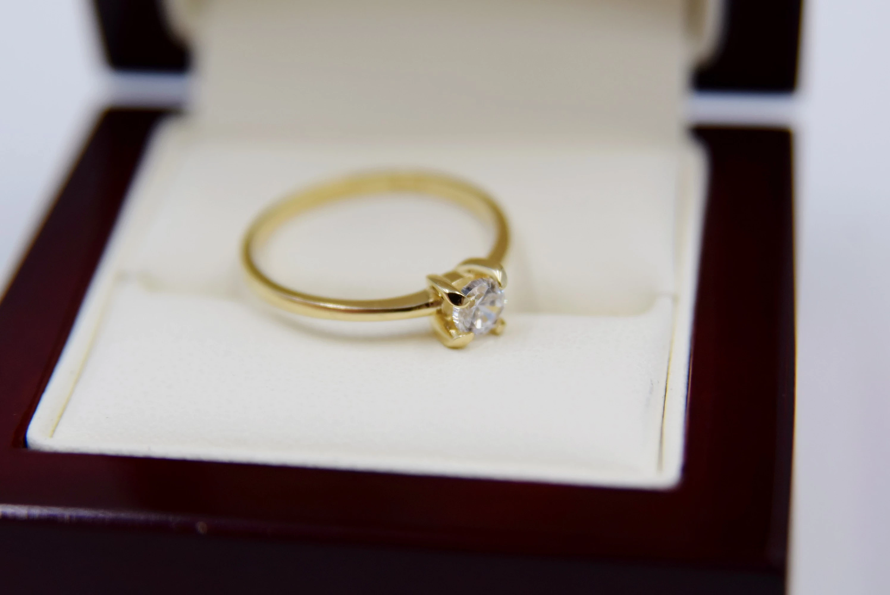 zloty-pierscionek-z-cyrkonia-585179gr17-rozmiarsrednica-wew-mm-372-17