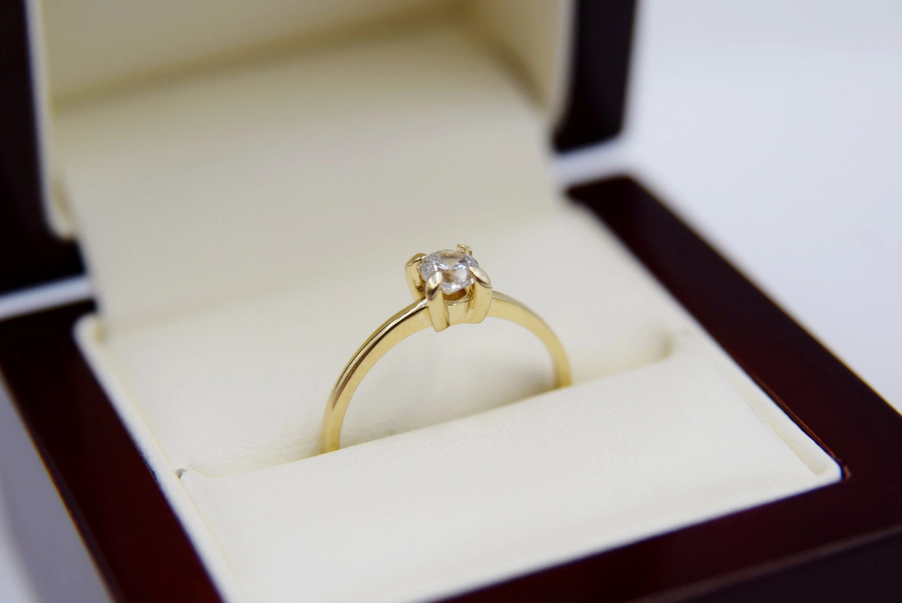 zloty-pierscionek-z-cyrkonia-585179gr17-material-15835-2