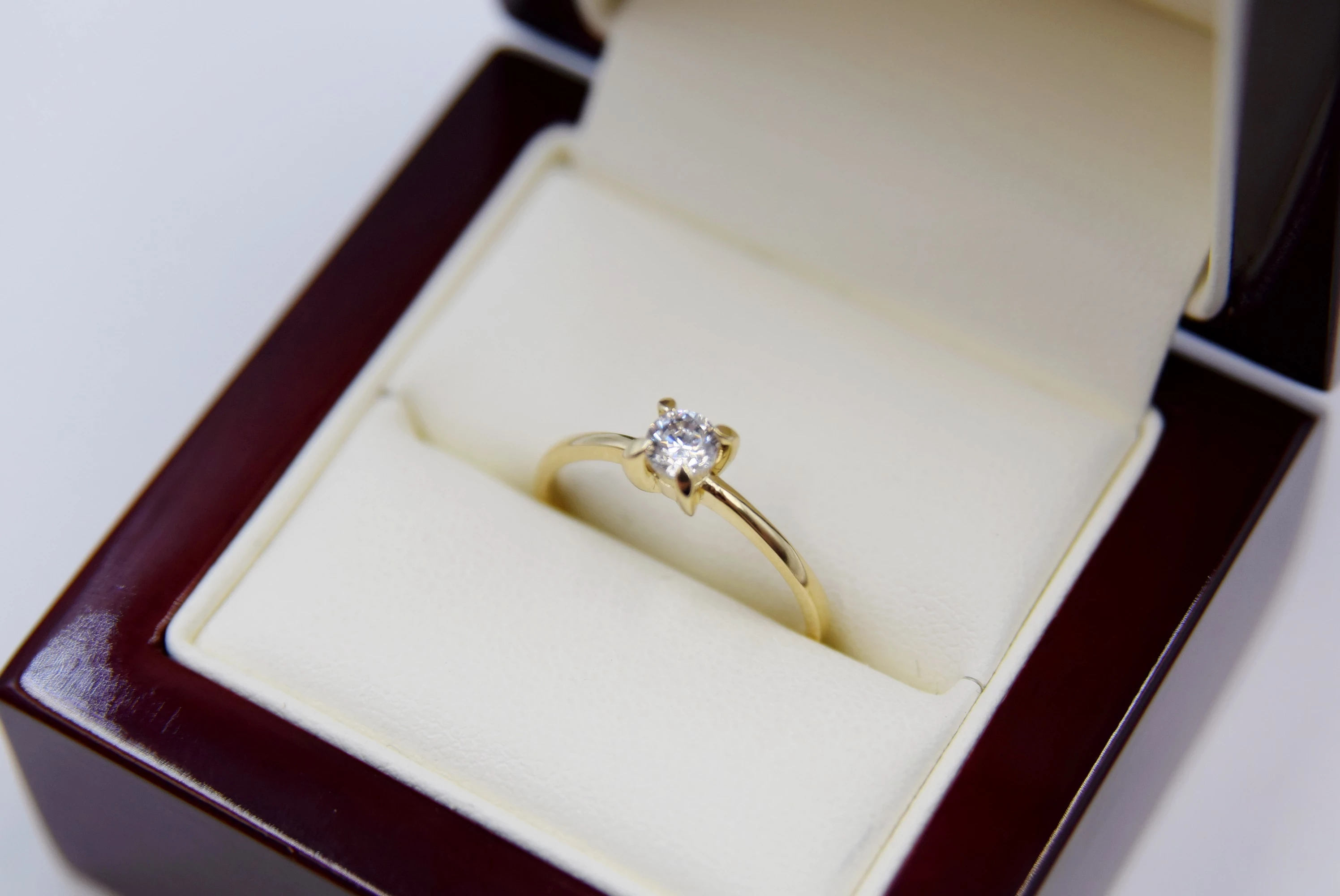 zloty-pierscionek-z-cyrkonia-585179gr17-osiedle-czecha-96-poznan