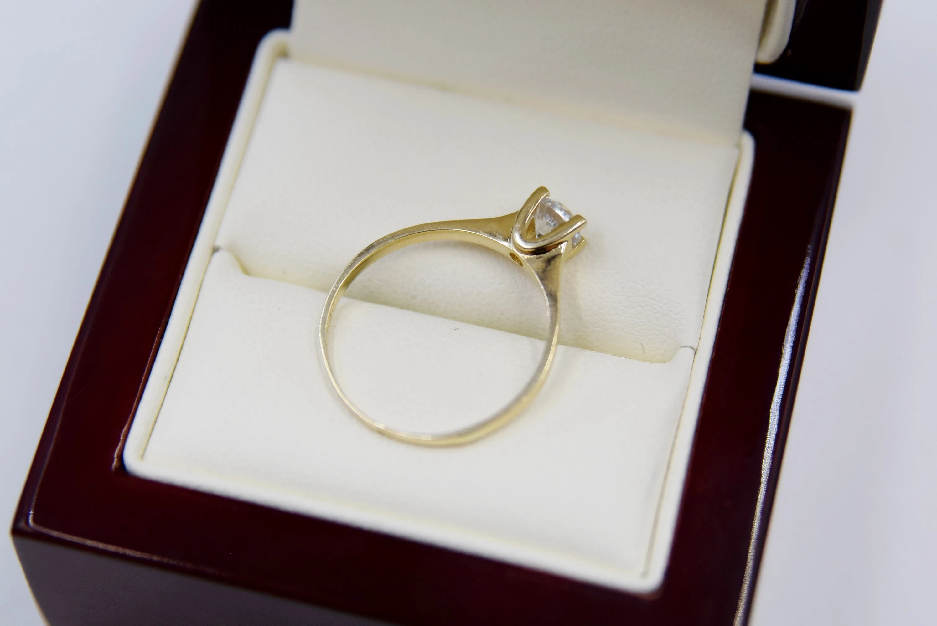 zloty-pierscionek-z-cyrkonia-585179gr17-marka-226434-1704211