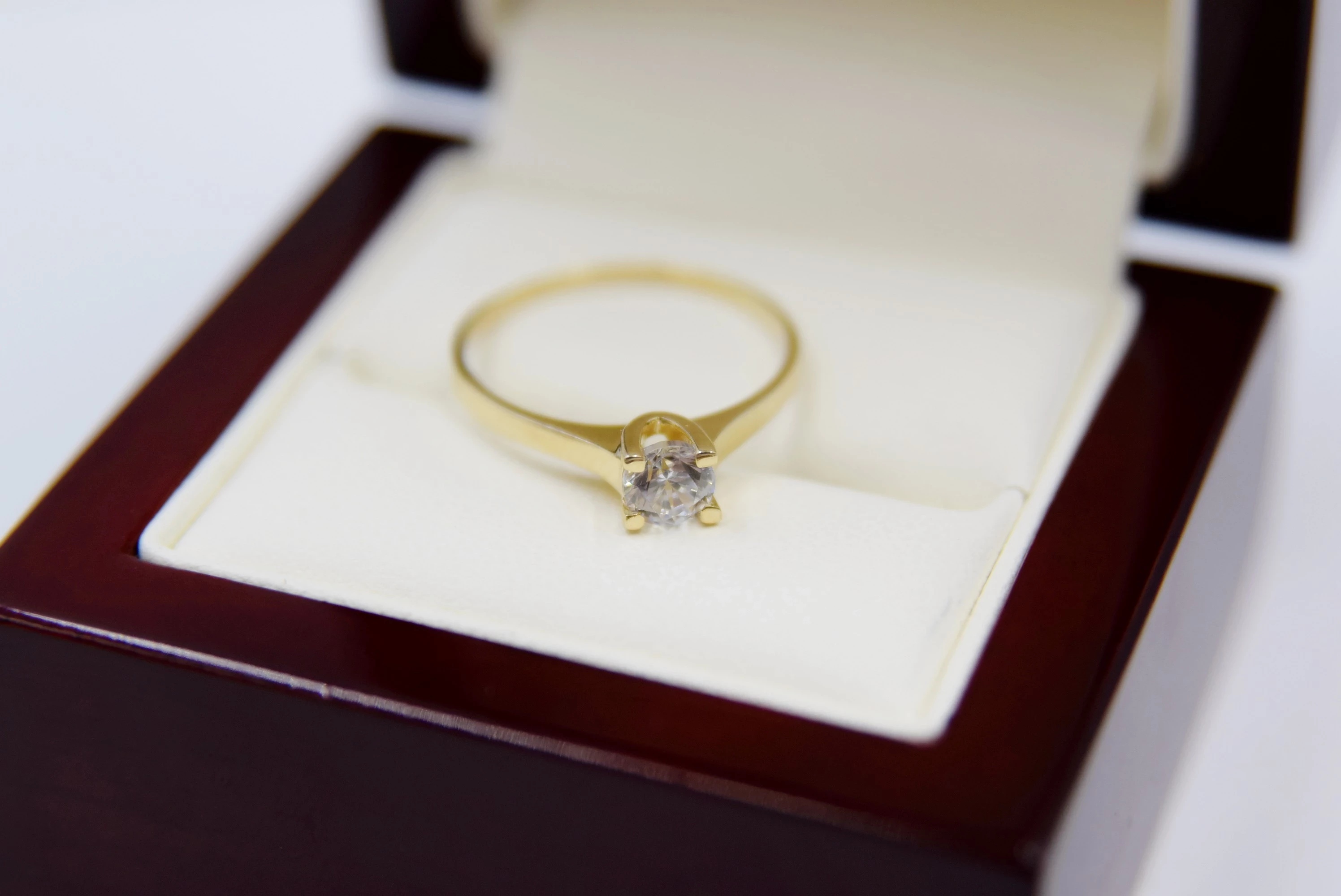 zloty-pierscionek-z-cyrkonia-585179gr17-stan-11323-2