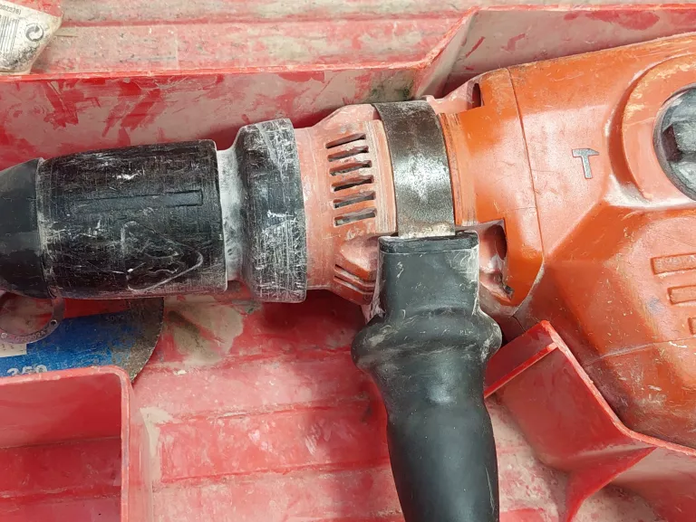 MŁOT WYBURZENIOWY HILTI TE 70-ATC 11,1 J 1800 W /