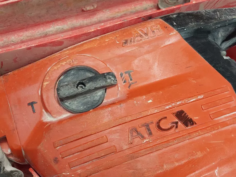 MŁOT WYBURZENIOWY HILTI TE 70-ATC 11,1 J 1800 W /