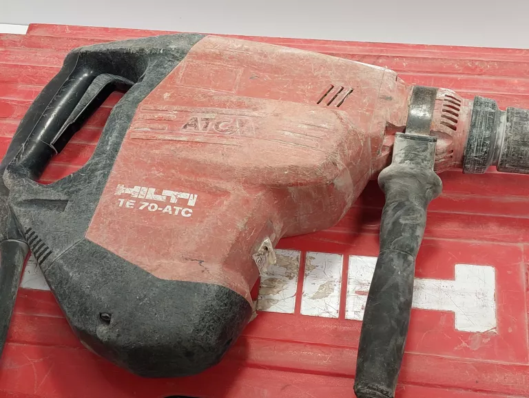 MŁOT WYBURZENIOWY HILTI TE 70-ATC 11,1 J 1800 W /