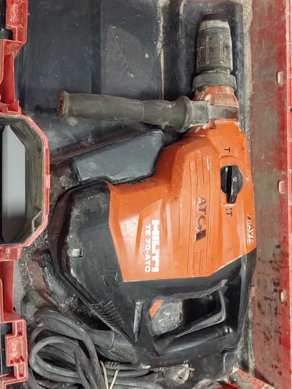 MŁOT WYBURZENIOWY HILTI TE 70-ATC 11,1 J 1800 W /