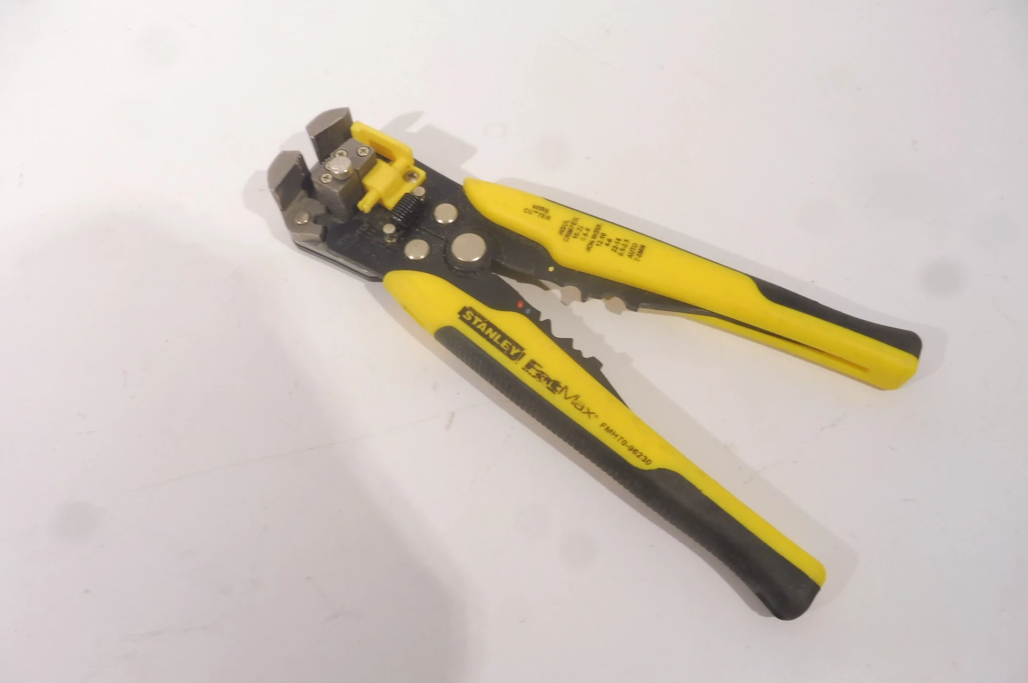 szczypce-do-sciagania-izolacji-stanley-marka-stanley