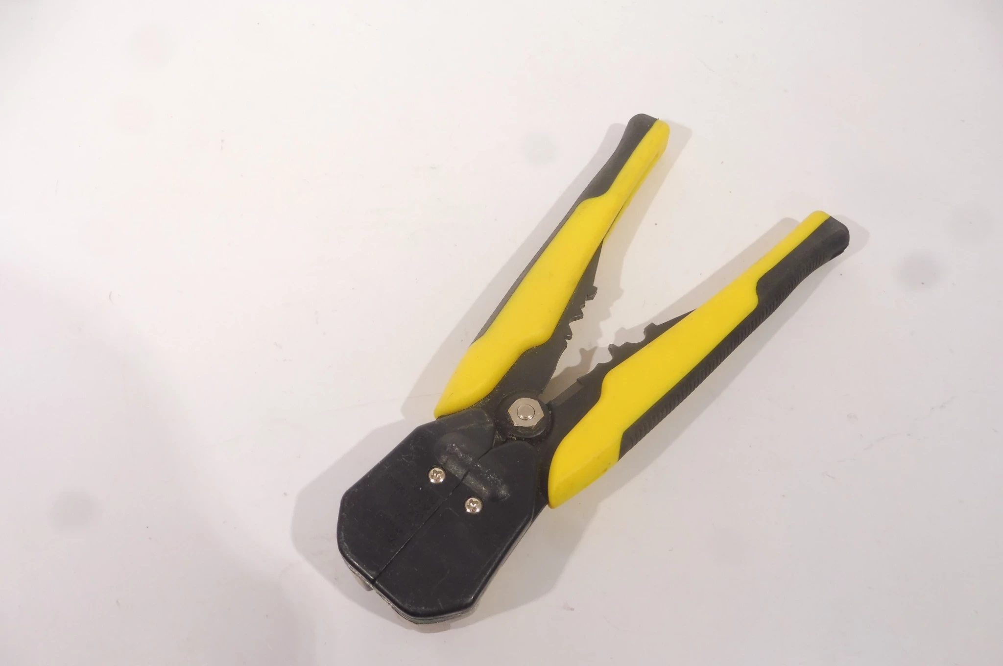 szczypce-do-sciagania-izolacji-stanley-model-fatmax